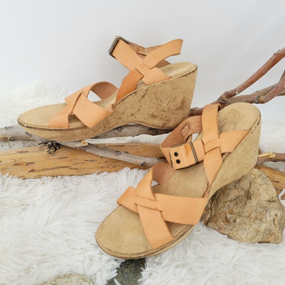 Chinese laundry strappy wedge leather sandals
